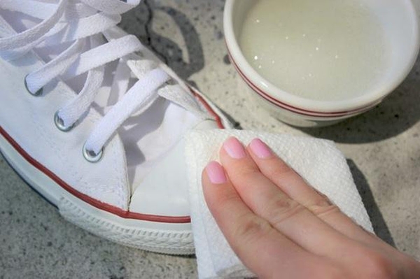 3 món đồ làm sạch giày Converse tại nhà vừa tiết kiệm vừa tiện dụng