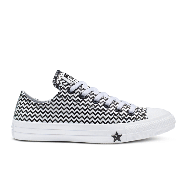 Giày Converse Chuck Taylor All Star VLTG Low - White / Black
