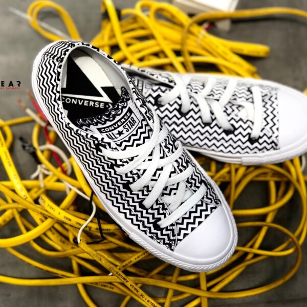 Giày Converse Chuck Taylor All Star VLTG Low - White / Black