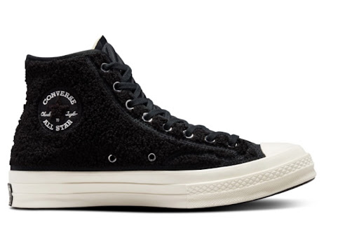Các mẫu giày sneaker Converse cổ cao đen độc lạ - nên thử 1 lần