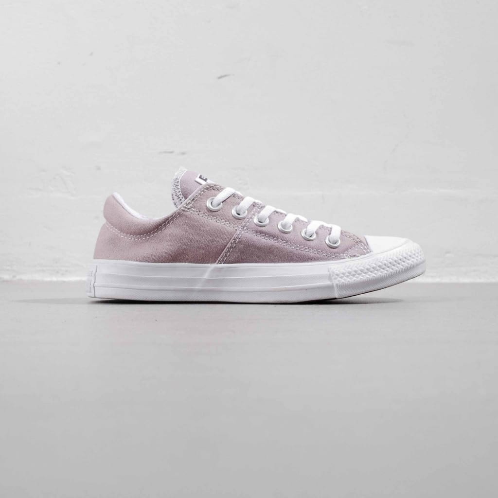 Điều gì khiến Converse Madison hồn fans nữ?