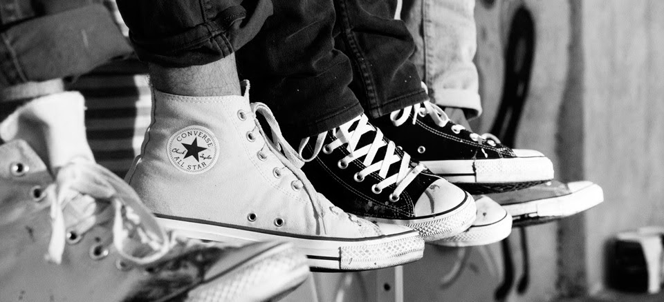 Làm thế nào để khắc phục giày Converse bị rộng?