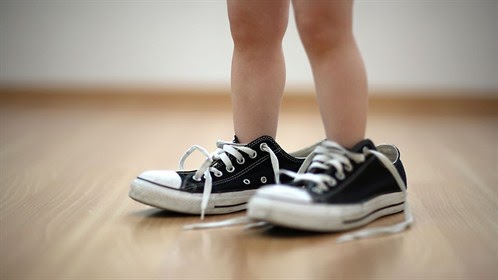 Làm thế nào để khắc phục giày Converse bị rộng?