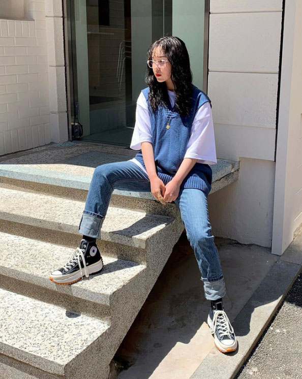 Giày Converse cao cổ full đen mang tới sự linh hoạt cho phong cách