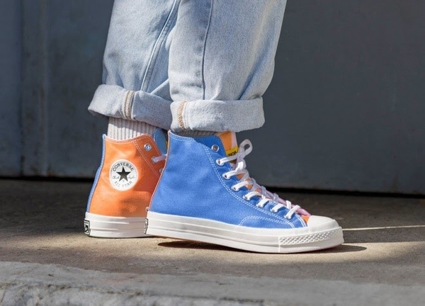 Tạo hình phá cách từ những mẫu giày Converse hai màu