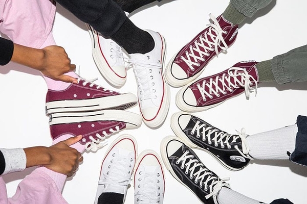 Cùng Converse Brand tìm hiểu xem giày Converse nặng bao nhiêu?