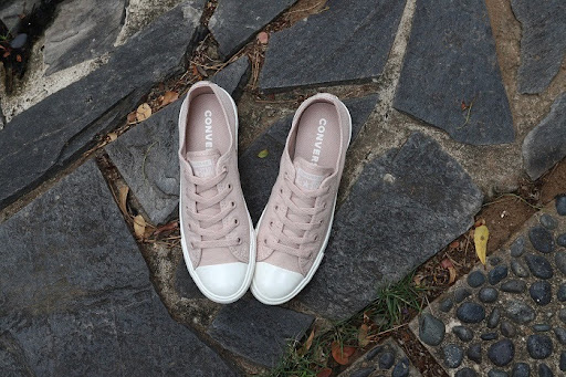 Giày Converse nữ màu hồng - mục sở thị những item đẹp nhất