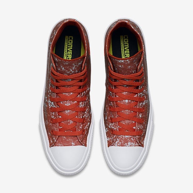 Gọi tên cá tính với giày Converse phản quang