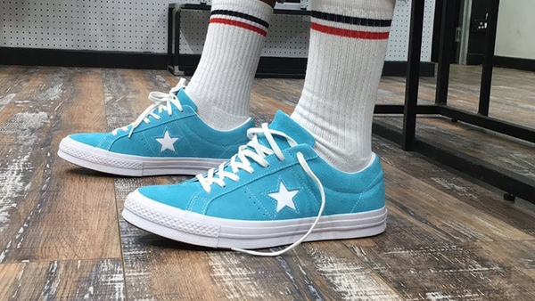 Giày Converse Suede da lộn siêu sang xịn tạo trend sneaker hiện đại