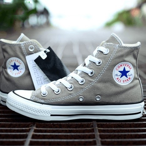 Giày Converse xám – sự lựa chọn khôn ngoan của người sành điệu