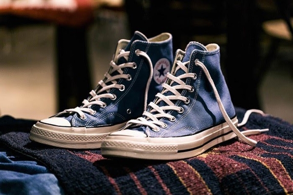 Giày Converse xanh đen – sự lựa chọn thân quen