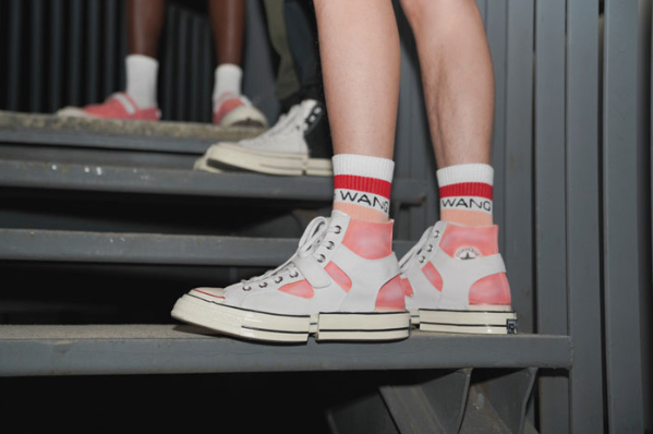 Mix match sành điệu với tất Converse nữ - gợi ý không nên bỏ qua của Wearx