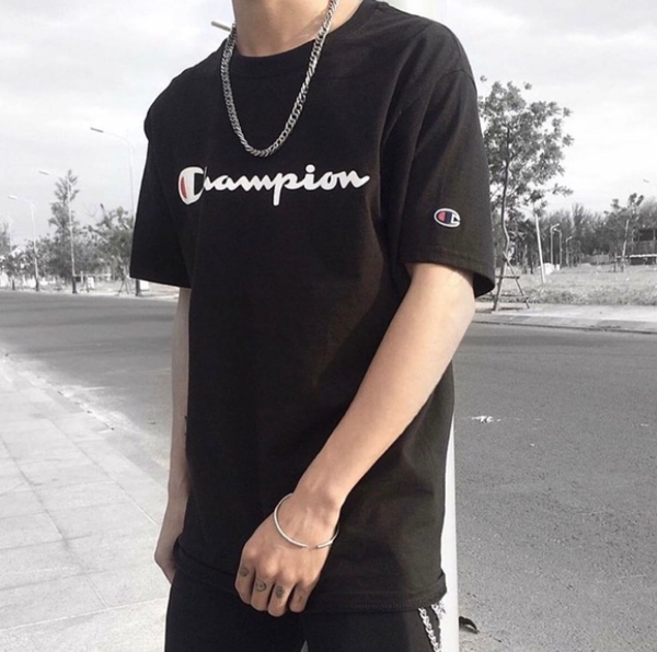 Shop áo Champion chính hãng tại Wear Hà Nội
