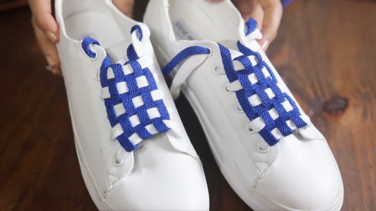 cách buộc dây giày thể thao Checkerboard hình kẻ ô
