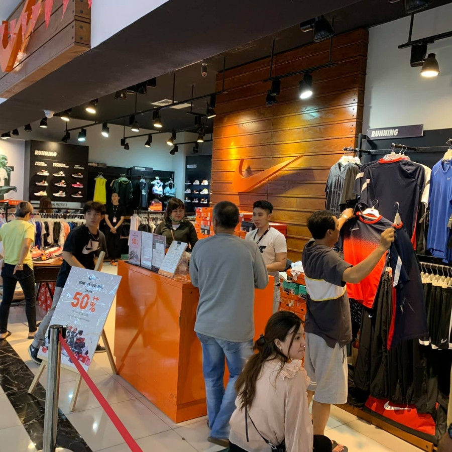 Cửa hàng Nike ACFC tại trung tâm thương mại