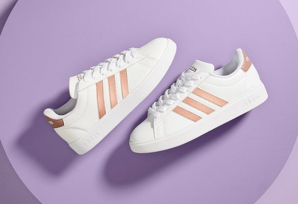Giá giày thể thao nữ adidas theo dòng sản phẩm