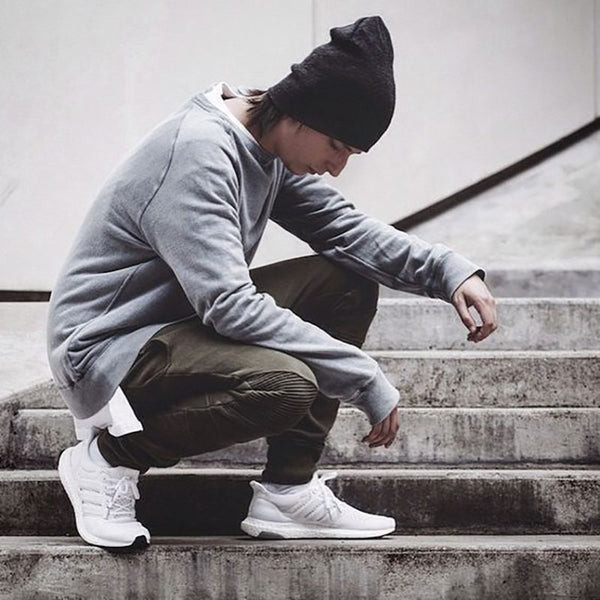 Giày adidas Ultra Boost 4.0 DNA phối đồ cùng đồ thể thao phù hợp để đi dạo phố