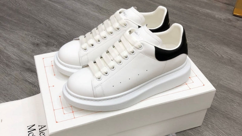 Giày Alexander McQueen sang trọng và phá cách