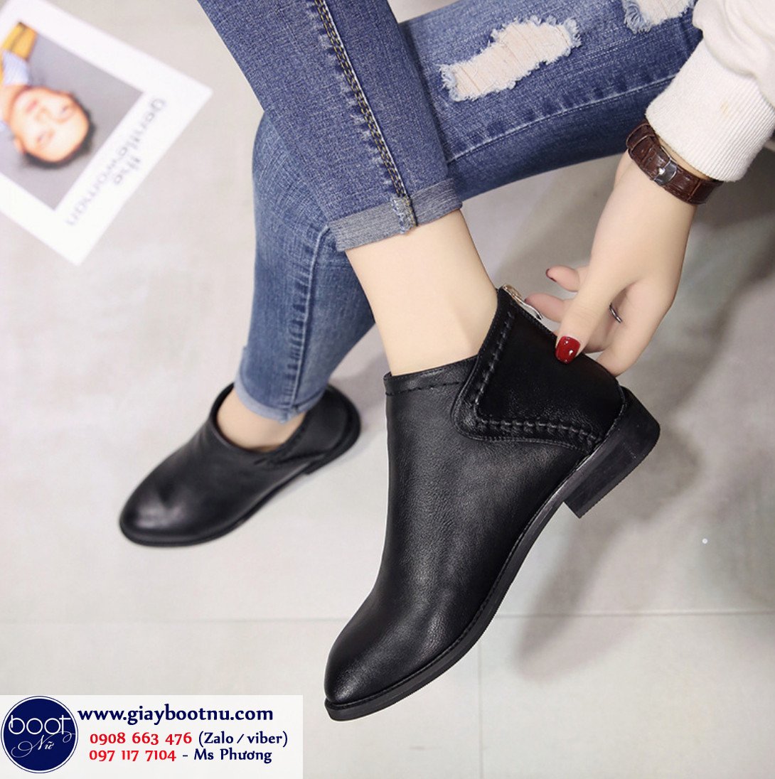Giày boot nữ cổ thấp đế bệt mũi nhọn màu đen hiện đại