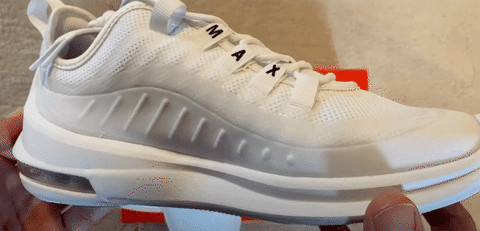 Giày sneaker Nike Air Max Axis trắng