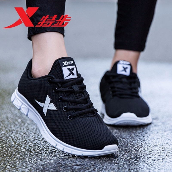 Giày sneaker Xtep Trung Quốc