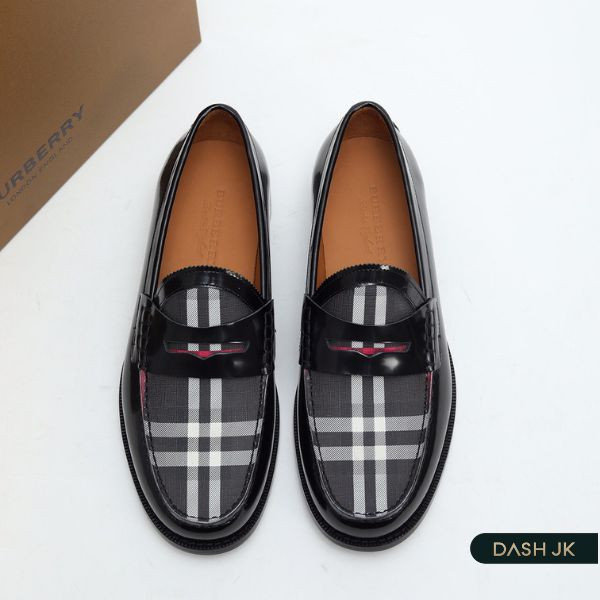 Giày tây nam Burberry vintage cao cấp với họa tiết sọc kinh điển, chất liệu da suede mềm mại