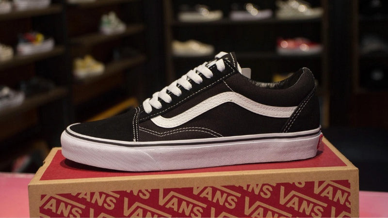 Giày thể thao Vans Old Skool Classic màu đen trắng