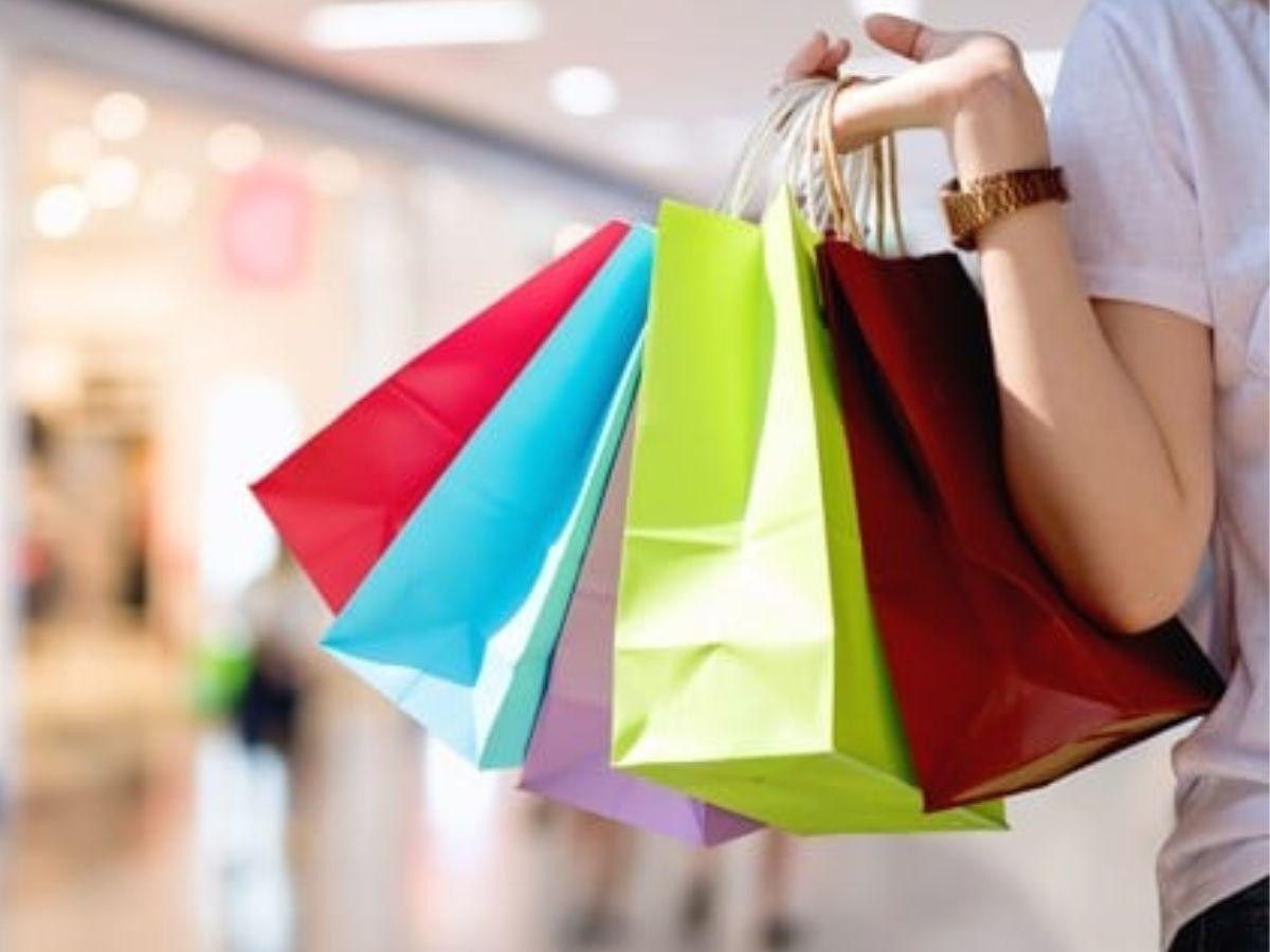 Giày xách tay có phải luôn là giày chính hãng không, là câu hỏi thường gặp