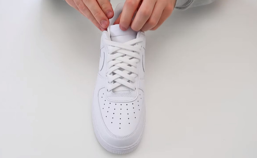 Hướng dẫn thắt dây giày thể thao Adidas kiểu Diamond
