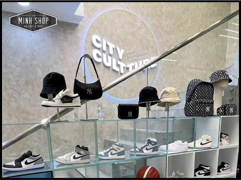 Không gian hiện đại của CityCulture, cửa hàng giày dép thể thao đầy sáng tạo và phong cách.