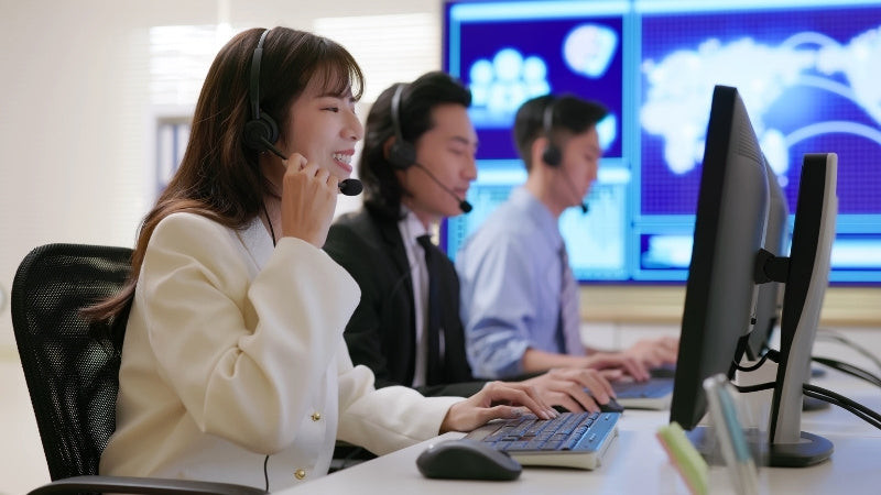 Liên hệ tư vấn chi tiết về size giày nữ và chất liệu sản phẩm