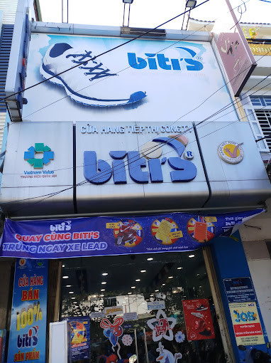 Mặt tiền cửa hàng Biti's, điểm mua sắm giày dép gần đây đáng tin cậy ở Liên Chiểu