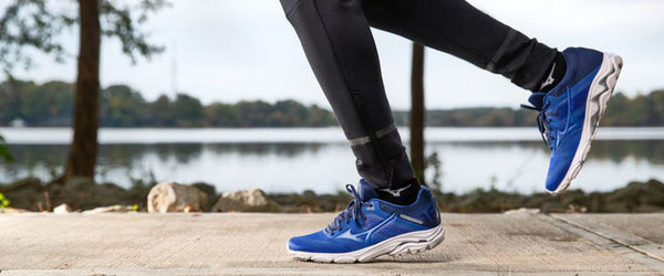 Mẫu giày chạy bộ Mizuno Wave Rider mang lại hiệu suất cao cho vận động viên