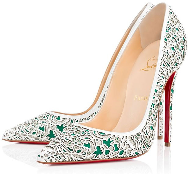 Mẫu giày Louboutin So Pretty với hoa văn cắt laser tinh xảo, thể hiện sự nữ tính và sang trọng, là lựa chọn hoàn hảo cho phong cách thanh lịch.