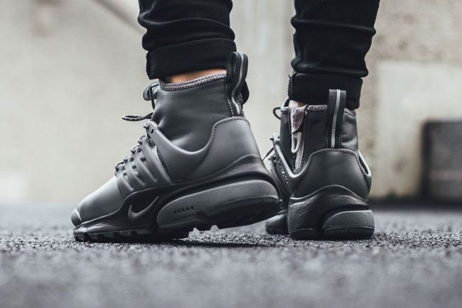 Mẫu giày sneaker Mid-top cổ lửng mang đến vẻ ngoài cá tính