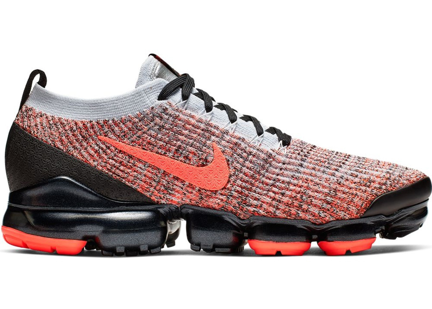 Nike Air VaporMax Flyknit 3 đem lại sự linh hoạt và thoải mái để bạn tự tin vận động.