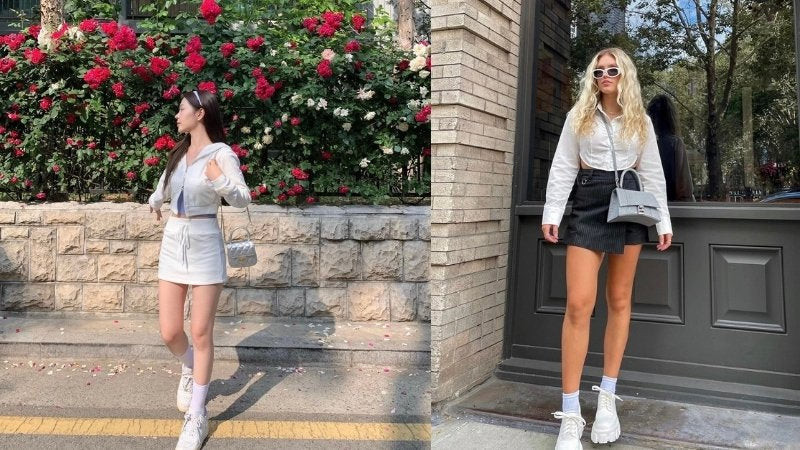 Outfit nữ tính với chân váy chữ A denim, áo sơ mi xanh và giày sneaker nữ trắng cổ thấp