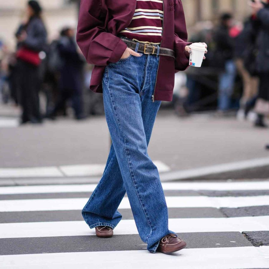 Quần baggy jean nữ đi giày loafer