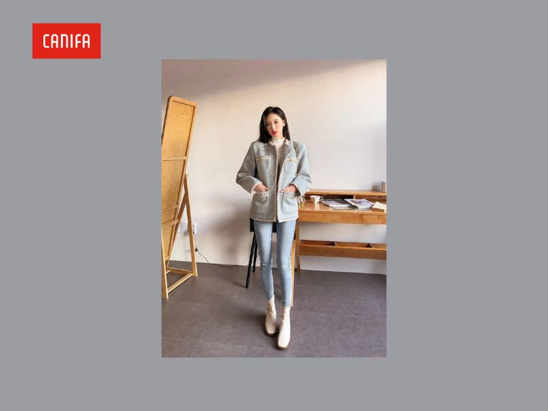 Quần skinny áo khoác rộng và giày boot nữ cổ thấp