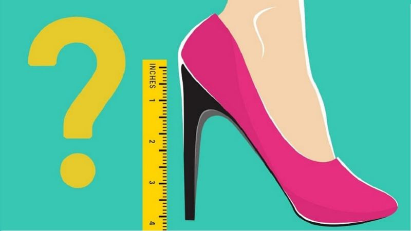 Quy trình đo chiều cao gót giày lý tưởng bằng thước và bút chì, giúp chọn size giày cao gót phù hợp