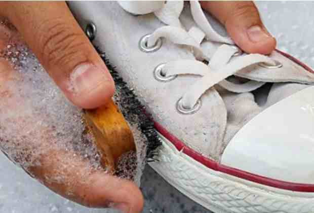 Cách Giặt Giày Converse Trắng Bị Ố Vàng Sạch Như Mới, Đơn Giản Tại Nhà