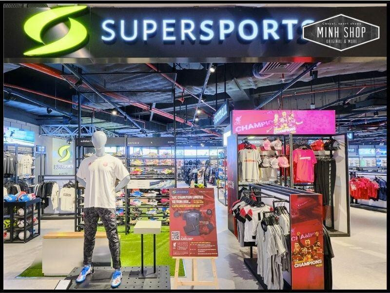 Supersport, một cửa hàng giày dép chuyên nghiệp với các sản phẩm hỗ trợ hoạt động thể thao hiệu suất cao.