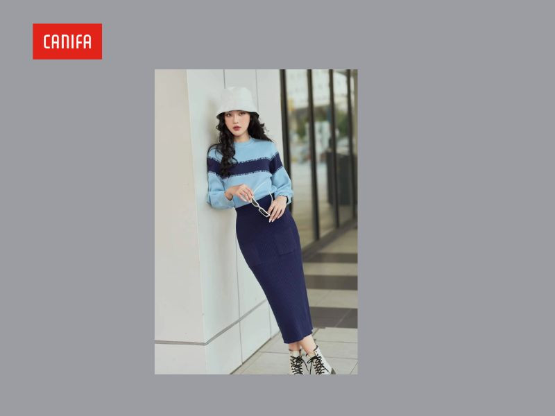 Váy len body áo croptop và giày boot nữ cổ thấp