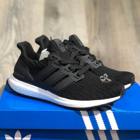 Giày Adidas Ultra Boost Đen Full Chính Hãng: Đánh Giá Chi Tiết Giày Adidas Ultra Boost Đen Full Chính Hãng: Đánh Giá Chi Tiết