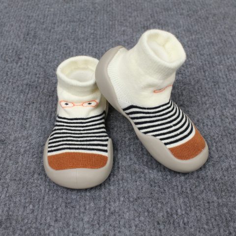 Nên Mua Giày Tập Đi Nào Cho Bé: Hướng Dẫn Toàn Diện Nên Mua Giày Tập Đi Nào Cho Bé: Hướng Dẫn Toàn Diện
