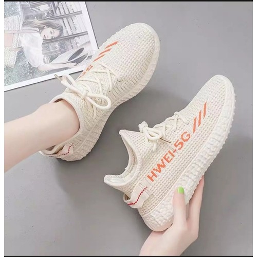 Giày thể thao nữ giá rẻ dưới 100k