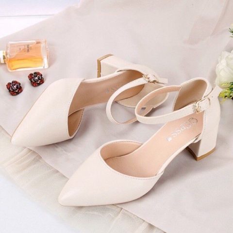 Giày Cao Gót Đế Vuông Quai Trong Suốt: Xu Hướng & Bí Quyết Chọn