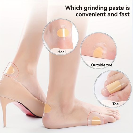 Sử dụng phấn rôm và kem dưỡng ẩm để chống tuột giày