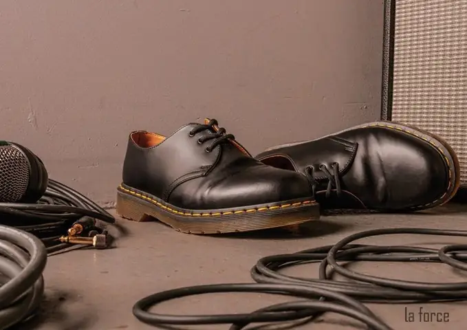 Cách Phối Đồ Với Giày Dr Martens Nam: Phong Cách Đỉnh Cao Từ A-Z