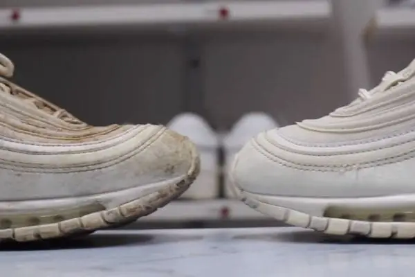 Hướng Dẫn Chi Tiết Cách Vệ Sinh Giày Nike Air Max 97 Chuẩn Chuyên Gia